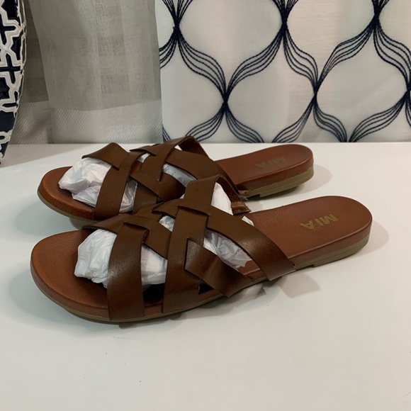 Mia Women’s Sandals crisscross design Brown size 7.5,10 - Picture 4 of 8